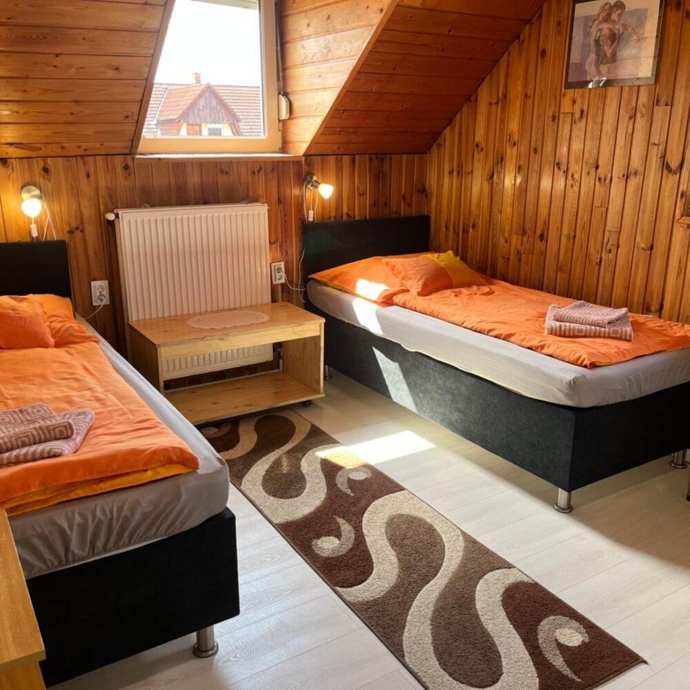Lenzl's Panzió Szigetvár Exterior foto