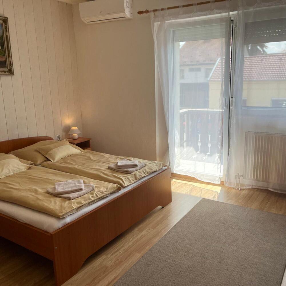 Lenzl's Panzió Szigetvár Exterior foto