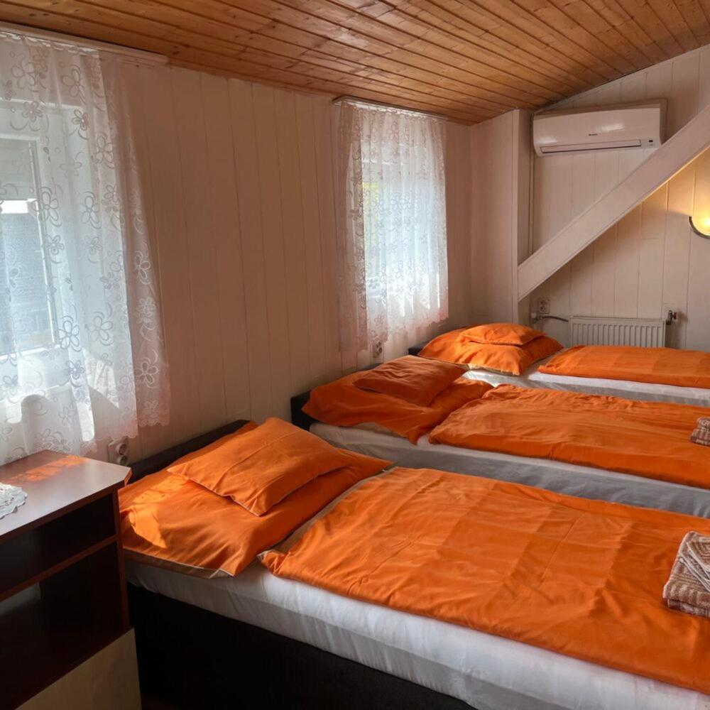Lenzl's Panzió Szigetvár Exterior foto