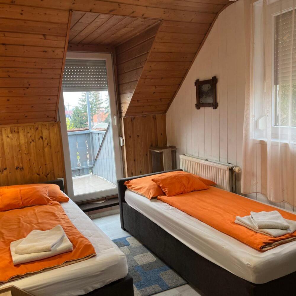 Lenzl's Panzió Szigetvár Exterior foto